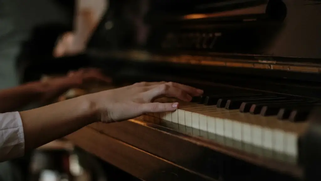 sad music ringtone piano aesthetic